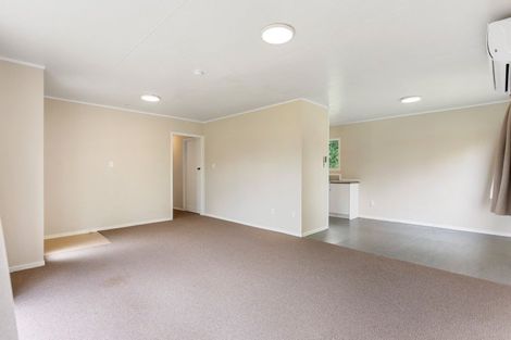 Photo of property in 18 Reinga Place, Massey, Auckland, 0614