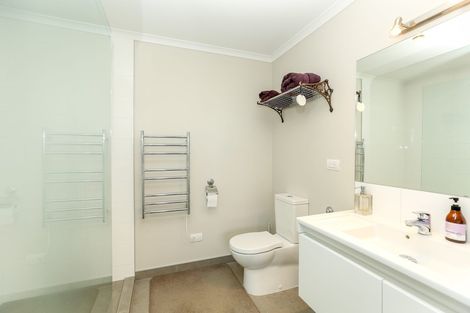 Photo of property in 10 Scott Street, Moturoa, New Plymouth, 4310