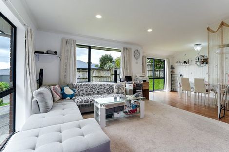 Photo of property in 115c Woodglen Road, Glen Eden, Auckland, 0602