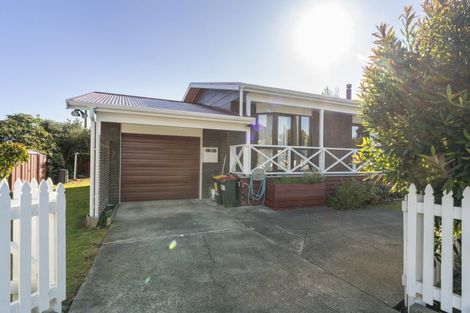 Photo of property in 63 Convent Road, Otaki, 5512