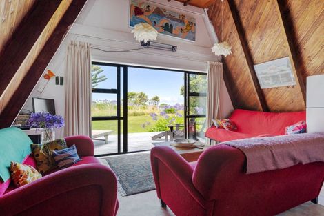 Photo of property in 127 Blue Pacific Parade, Riversdale Beach, Masterton, 5872