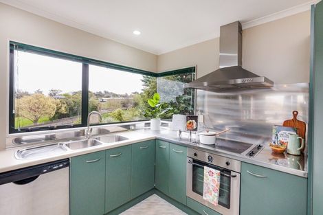 Photo of property in 15 Woodland Grove, Feilding, 4702