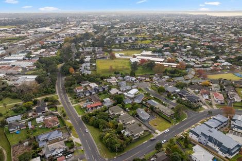 Photo of property in 10 Awaroa Road, Sunnyvale, Auckland, 0612