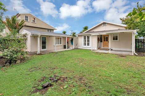 Photo of property in 8 Dinniss Avenue, Regent, Whangarei, 0112