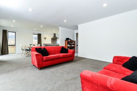 Photo of property in 15 Waikai Close, Ruakura, Hamilton, 3214