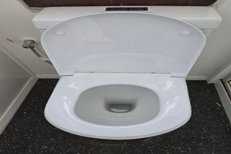 Photo of property in 8 Collins Avenue, Tawa, Wellington, 5028