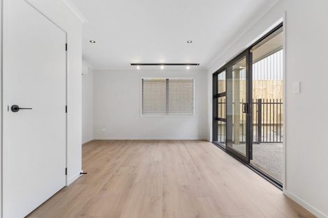 Photo of property in 1092a Great North Road, Point Chevalier, Auckland, 1022