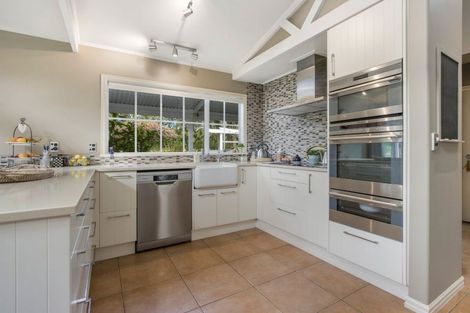 Photo of property in 42 Kayelene Place, Omokoroa, 3114