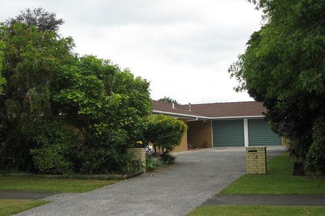 Photo of property in 8 Cumbrian Place, Conifer Grove, Takanini, 2112