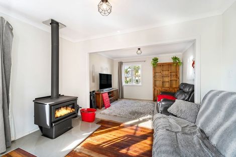 Photo of property in 1 The Terrace, Herald Island, Auckland, 0618