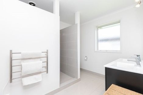 Photo of property in 5 Trauzer Place, Flagstaff, Hamilton, 3210