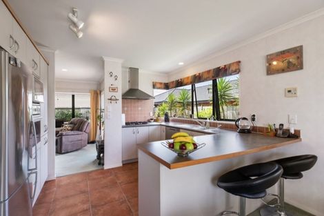 Photo of property in 34 Blackwood Drive, Wattle Downs, Auckland, 2103
