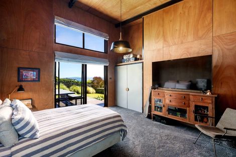 Photo of property in 35 Peregrine Place, Kinloch, Taupo, 3377