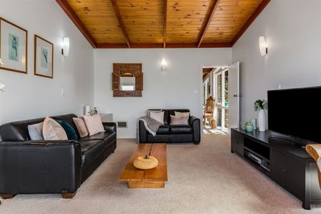 Photo of property in 14 Tensing Place, Khandallah, Wellington, 6035