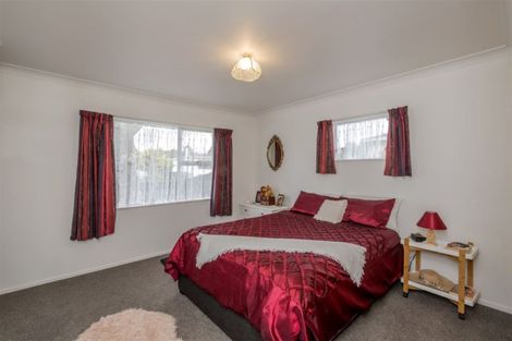Photo of property in 19 Heather Street, Levin, 5510
