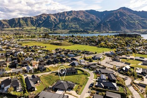Photo of property in 12 Kereru Crescent, Wanaka, 9305