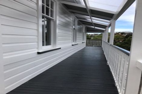 Photo of property in 2/22 Kiteroa Terrace, Rothesay Bay, Auckland, 0630