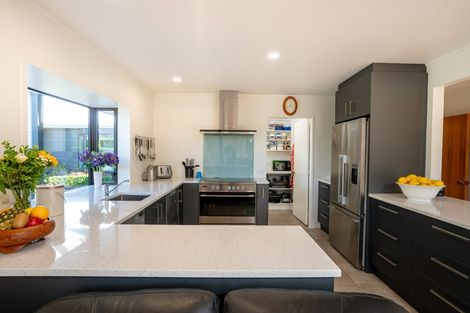 Photo of property in 14a Puriri Road, Waikanae, 5036