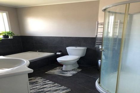 Photo of property in 18 Renwick Street, Papakura, 2110