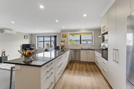 Photo of property in 35 Waipunahau Road, Waikanae, 5036