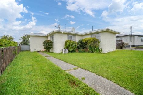 Photo of property in 8 Burns Street, Kew, Invercargill, 9812
