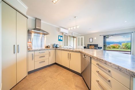 Photo of property in 2 Cosgrove Rise, Riverstone Terraces, Upper Hutt, 5018