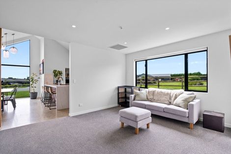 Photo of property in 16 Chatham Rise, Seaward Bush, Invercargill, 9812