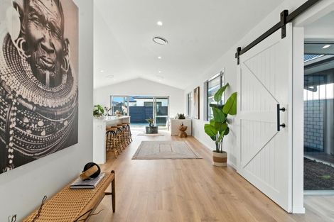 Photo of property in 9 Silverwood Lane, Leamington, Cambridge, 3495