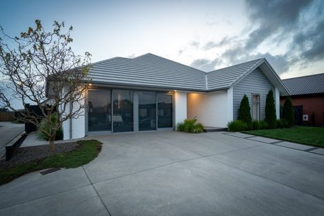 Photo of property in 27c Isobel Hodgson Drive, Cambridge, 3434