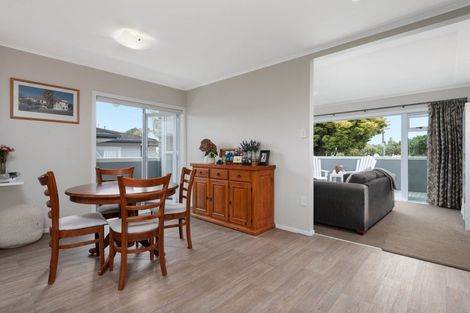 Photo of property in 74 Queen Road, Bellevue, Tauranga, 3110