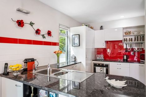 Photo of property in 108 Pinehaven Road, Pinehaven, Upper Hutt, 5019