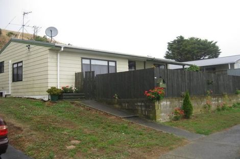 Photo of property in 17 Marne Grove, Waitangirua, Porirua, 5024
