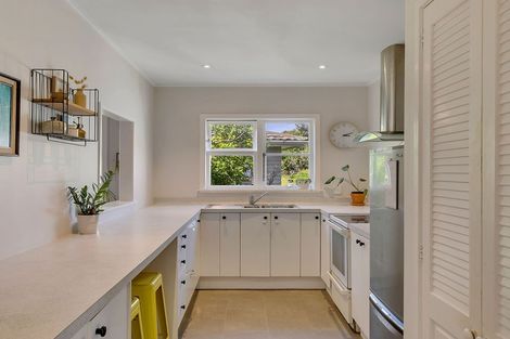 Photo of property in 84 Bell Street, Tawa, Wellington, 5028