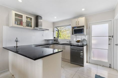 Photo of property in 4 Tonkin Drive, Sunnynook, Auckland, 0620