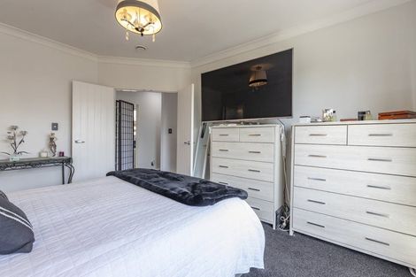 Photo of property in 18 Parkinson Place, Woodend, 7610