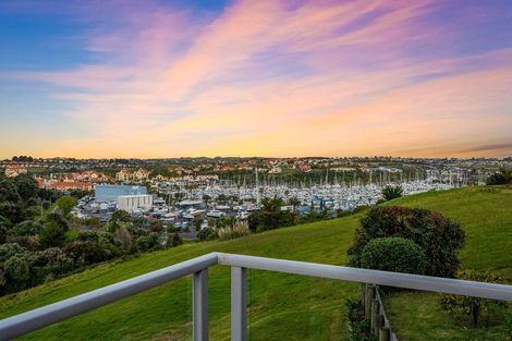 Photo of property in 64 Balboa Drive, Matakatia, Whangaparaoa, 0930