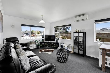 Photo of property in 1/353 Saint Aubyn, Moturoa, New Plymouth, 4310