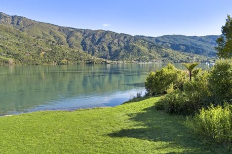 Photo of property in 1735 Queen Charlotte Drive, Linkwater, Picton, 7281