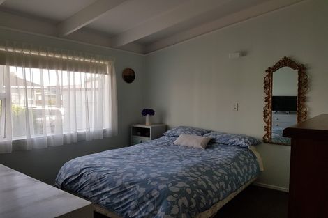 Photo of property in 2 Taihiki Road, Clarks Beach, 2122