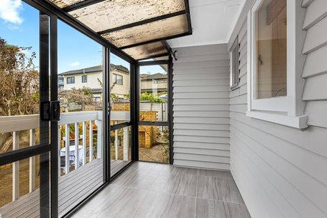 Photo of property in 300 Wairau Road, Glenfield, Auckland, 0629