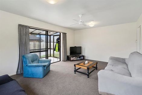 Photo of property in 1/27 Aberfoyle Place, Parklands, Christchurch, 8083