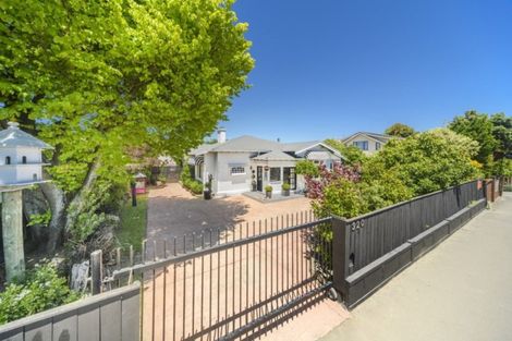 Photo of property in 320 Featherston Street, Palmerston North, 4410