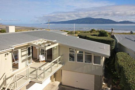 Photo of property in 57 Field Way, Waikanae Beach, Waikanae, 5036
