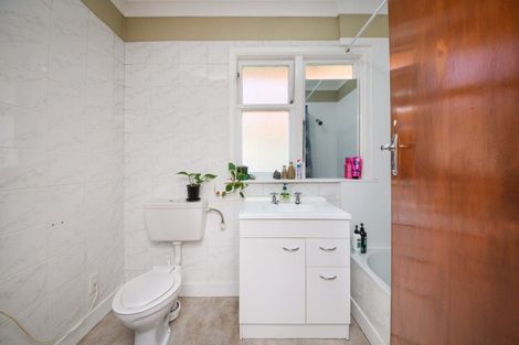 Photo of property in 8 Rewa Street, Takaro, Palmerston North, 4412