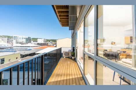 Photo of property in De Vere Apartments, 10/23 Tennyson Street, Te Aro, Wellington, 6011
