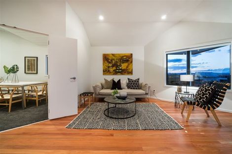 Photo of property in 5 Ti Tree Lane, Stanmore Bay, Whangaparaoa, 0932