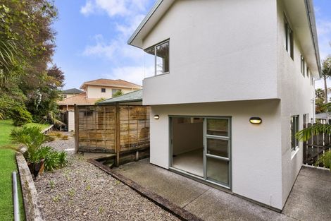Photo of property in 4 San Ambrosio Rise, Henderson, Auckland, 0612