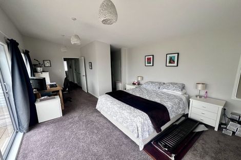 Photo of property in 70a Vipond Road, Stanmore Bay, Whangaparaoa, 0932