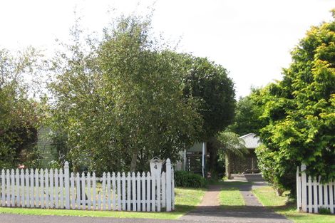 Photo of property in 4 Fordham Street, Beach Haven, Auckland, 0626