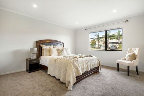 Photo of property in 94 Oakway Drive, Schnapper Rock, Auckland, 0632